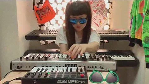 AKAI MPK mini MK2 KORG R3 Synth Bass Solo-Funk