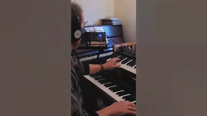 how I use the korg Kross to control the volca keys before adding electric piano