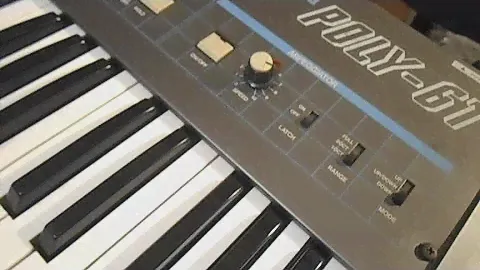 5 MINUTES WITH A KORG POLY-61 SYNTHESIZER