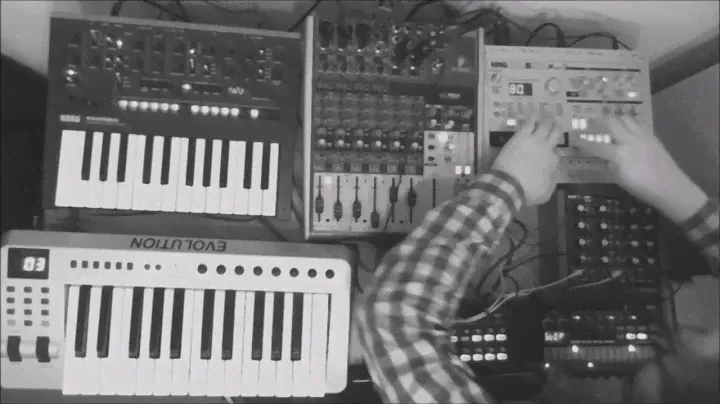 Live Synth Jam002 - Dark Energy, Electribe ES-1, Monologue, Volca Beats, SQ-1, A Station
