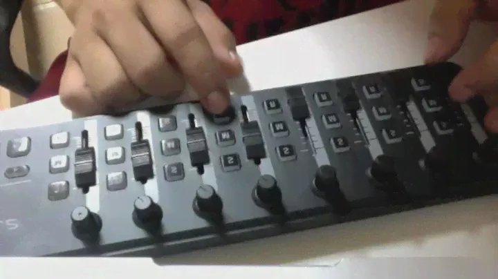 KORG nano kontrol 2