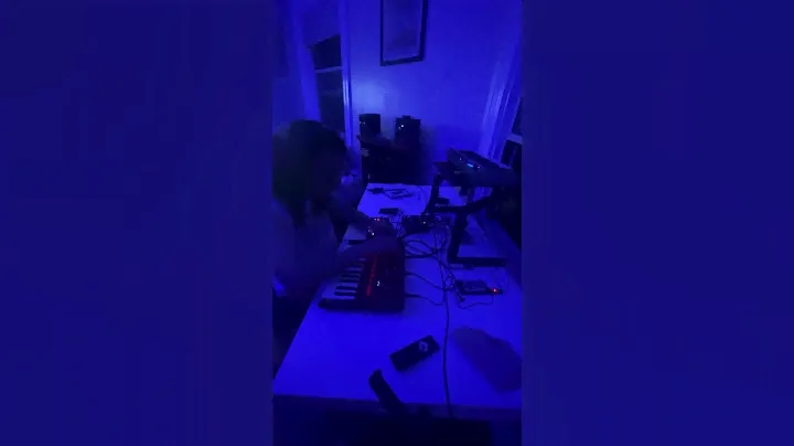 Korg Monologue + Volca Beats - CHICORITO live jam. #synth #synthesizer #techno #dawless #sequencer