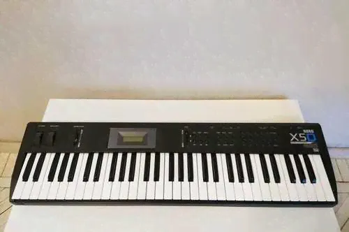 Синтезатор Korg X5D-0