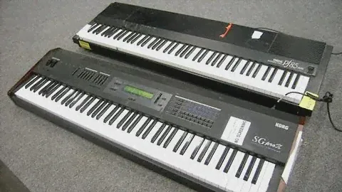2 Electric Pianos on GovLiquidation.com