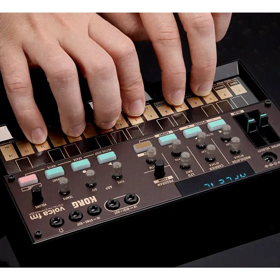 Korg Volca FM2 Brown-3
