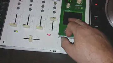 Korg KM-402 + Numark V7 (Demostrations Video 03)