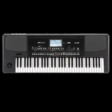 KORG PA300 удобен в переноске, оснащен клавиатурой-аранжировщиком, профессиональным аккомпанементом и электронным синтезатором-органом