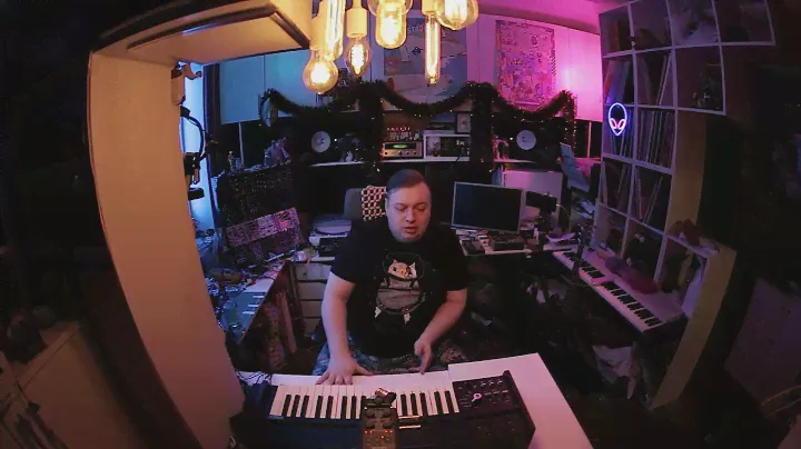 ДУСШный обзор #1 MiniKorg 700FS (Keio Univox k2) а так же "Корг, что ты делаешь, ахах прекрати"