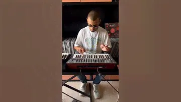 Writing the next project #minilogue #drdwarf #house #bass #lead #funk #korg #housemusic #vinyl