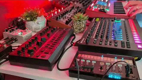 KORG Volca FM2 demo - FM synth  is also good!