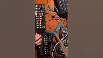Ощущение времени протекающего сквозь настоящий момент или наоборот #Korg #korgsq1 #Korg volca
