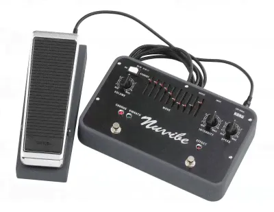 Korg NUVIBE - гитарная педаль эффектов (хорус + вибрато) педаль эксперсси в комплекте