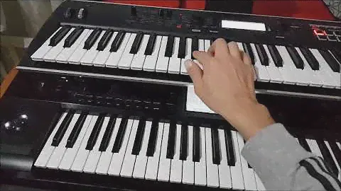 KORG Kronos vs Krome vs Kross Sample Strings Saund