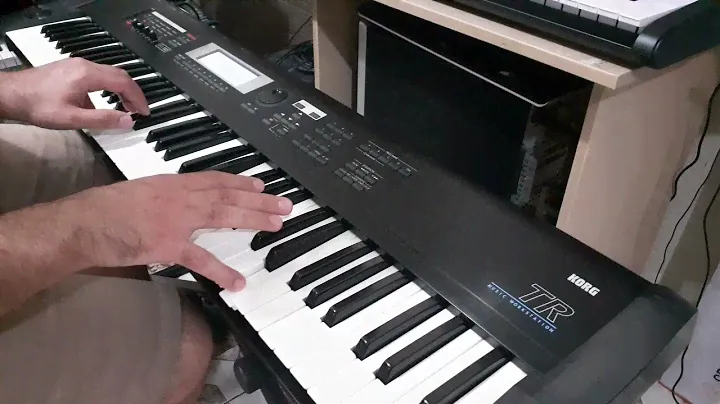Teclado Workstation Korg TR 76 Loja Trilha do Som em Jundiaí SP